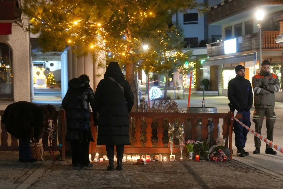 Ελβετία: Συνεχίζεται η ταυτοποίηση θυμάτων, τα δυο σενάρια για τη φωτιά ΦΩΤΟ - ΒΙΝΤΕΟ