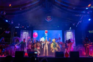 Εντυπωσιακή έναρξη για το Πατρινό Καρναβάλι 2026: Δείτε πολλές ΦΩΤΟ