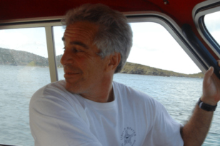 Υπόθεση Επστάιν: Τρία εκατομμύρια έγγραφα στον «αέρα»! ΦΩΤΟ