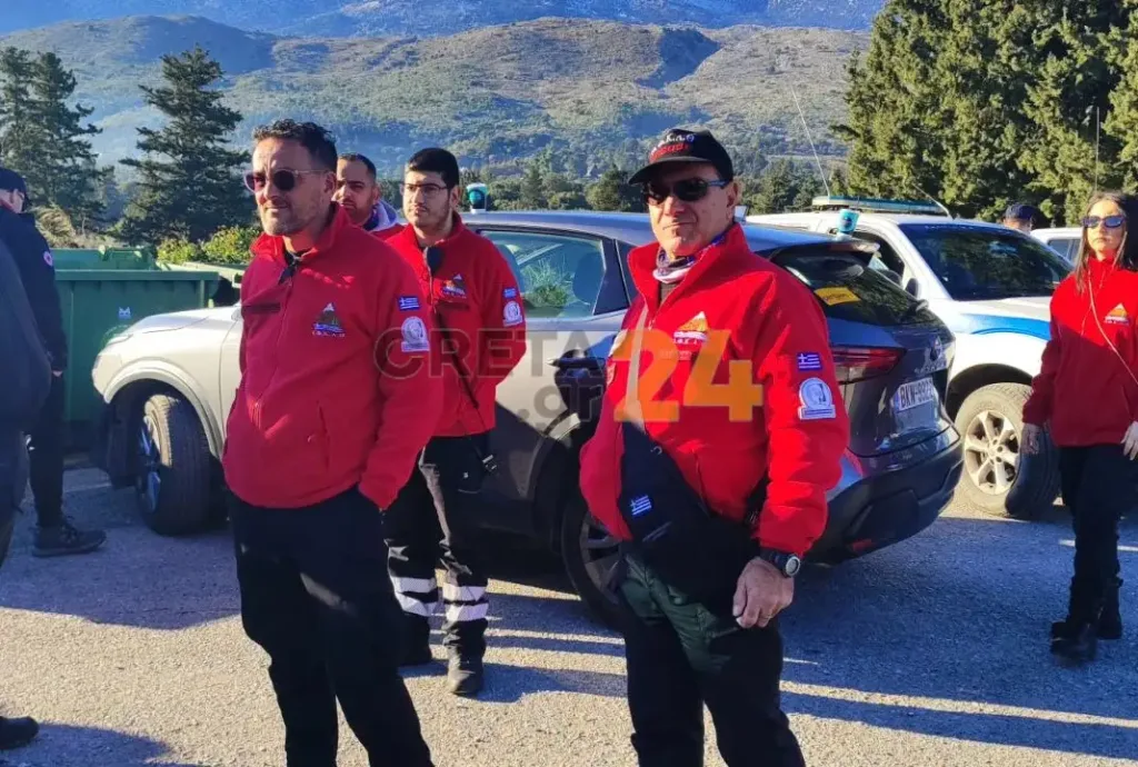 Συνεχίζονται οι έρευνες στα Χανιά για τον 33χρονο γιατρό: Εθελοντές με εκπαιδευμένα σκυλιά στο σημείο όπου βρέθηκε το αυτοκίνητό του ΦΩΤΟ Συνεχίζονται οι έρευνες στα Χανιά για τον 33χρονο γιατρό: Εθελοντές με εκπαιδευμένα σκυλιά στο σημείο όπου βρέθηκε το αυτοκίνητό του ΦΩΤΟ