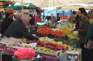 Λαϊκές αγορές: Λουκέτο επ΄ αόριστον – Για ποιους λόγους κινητοποιούνται οι επαγγελματίες και παραγωγοί