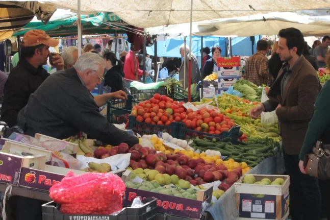Λαϊκές αγορές: Λουκέτο επ΄ αόριστον - Για ποιους λόγους κινητοποιούνται οι επαγγελματίες και παραγωγοί