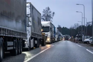 Σκόπια: «Κλείνουν» τα σύνορα οδηγοί φορτηγών, γιατί αντιδρούν