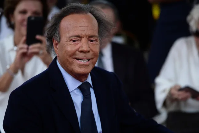 Χούλιο Ιγκλέσιας: Καταγγελία για σεξουαλική παρενόχληση