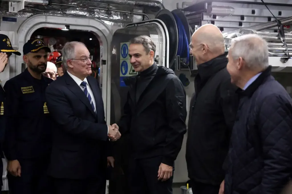 Σε ελληνικά ύδατα ο «Κίμων»: Εντυπωσιακές ΦΩΤΟ της νέας φρεγάτας Belharra - Τον υποδέχθηκαν το «Αβέρωφ» και την τριήρη «Ολυμπιάς» - Δείτε ΑΠΕΥΘΕΙΑΣ