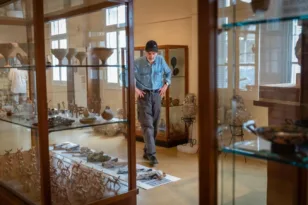 Πέθανε ο εμβληματικός εικαστικός Γιάννης Μπουτέας, ΦΩΤΟ