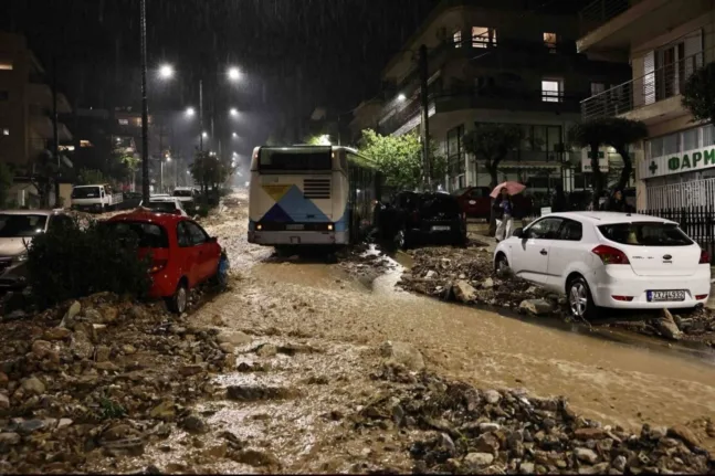 Η εξήγηση Λέκκα για την καταστροφή στη Ανω Γλυφάδα ΦΩΤΟ