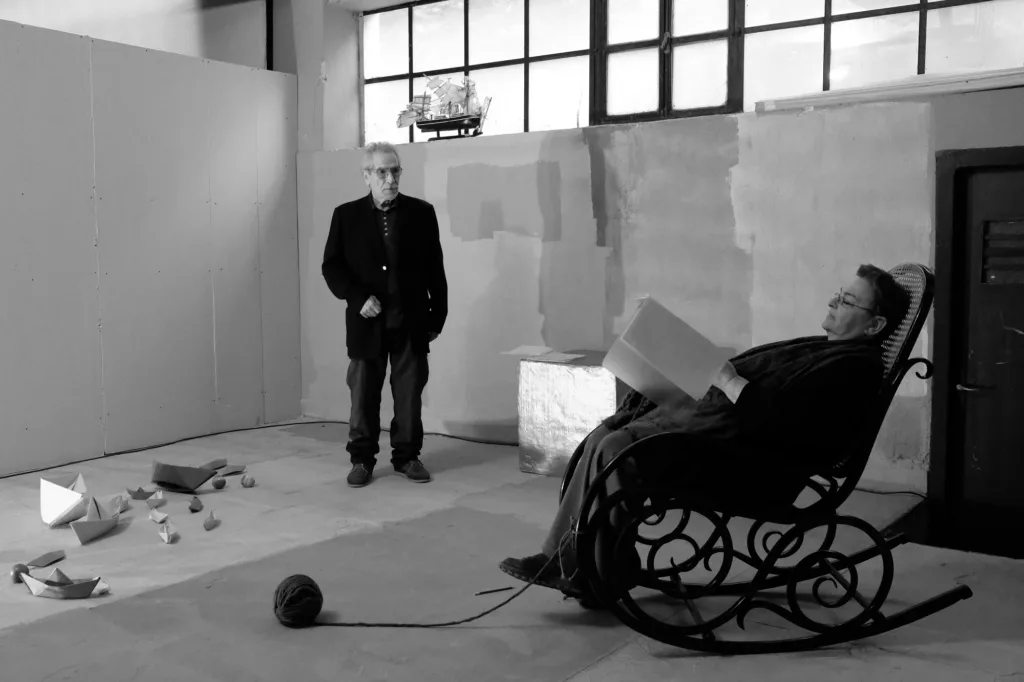 Κριτική Θεάτρου: «Η Παρέλαση» της Λούλας Αναγνωστάκη Κριτική Θεάτρου: «Η Παρέλαση» της Λούλας Αναγνωστάκη