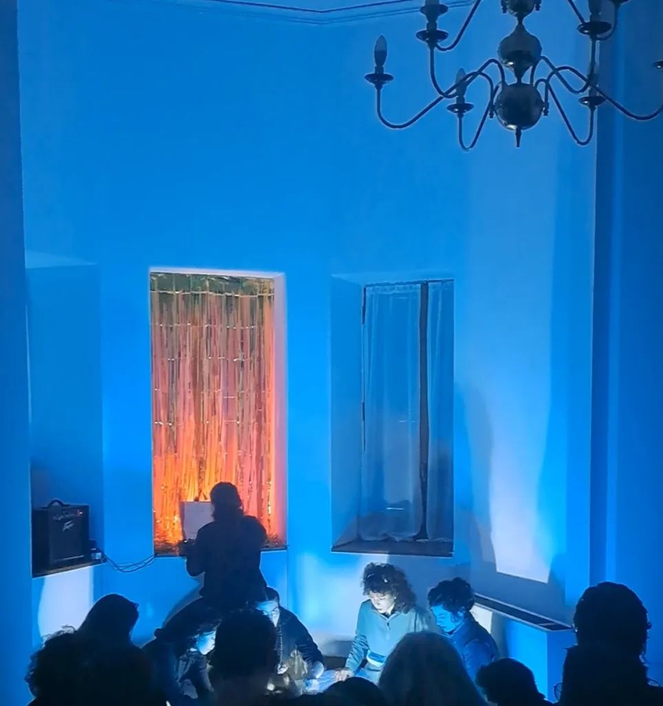 Στα «δωμάτια» του Hotel Helmos γράφεται το σύγχρονο ελληνικό θέατρο