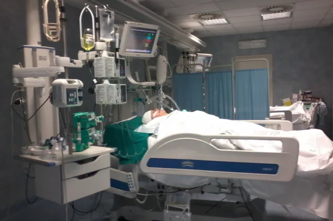 Μεγάλη η πίεση στις ΜΕΘ, άγγιξαν τις 900 οι νοσηλείες λόγω γρίπης σε μία εβδομάδα