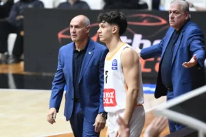 Ο Προμηθέας μπήκε με το αριστερό στο 2026, ήττα από ΑΕΚ, τώρα οι μάχες με Σαλόν - Φωτογραφίες/δηλώσεις/μικρά-μικρά