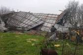 Ανεμοστρόβιλος σάρωσε την Πηνεία: Κατέρρευσε στάβλος στη Σκλίβα – Χάθηκαν δεκάδες ζώα ΦΩΤΟ
