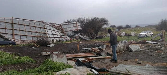 Ανεμοστρόβιλος σάρωσε την Πηνεία: Κατέρρευσε στάβλος στη Σκλίβα – Χάθηκαν δεκάδες ζώα ΦΩΤΟ