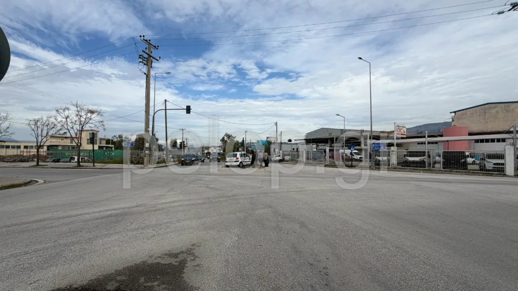 Νέο τροχαίο στην επικίνδυνη διασταύρωση Γλαύκου – Ακρωτηρίου στην Πάτρα Νέο τροχαίο στην επικίνδυνη διασταύρωση Γλαύκου – Ακρωτηρίου στην Πάτρα