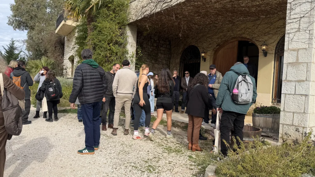 Από την κάβα του Τατοΐου στην Achaia Clauss: Οι φιάλες μάρτυρες πολύτιμης ιστορίας ΠΟΛΛΕΣ ΦΩΤΟΓΡΑΦΙΕΣ