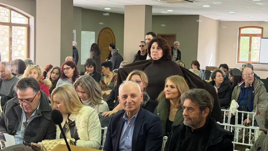 Από την κάβα του Τατοΐου στην Achaia Clauss: Οι φιάλες μάρτυρες πολύτιμης ιστορίας ΠΟΛΛΕΣ ΦΩΤΟΓΡΑΦΙΕΣ