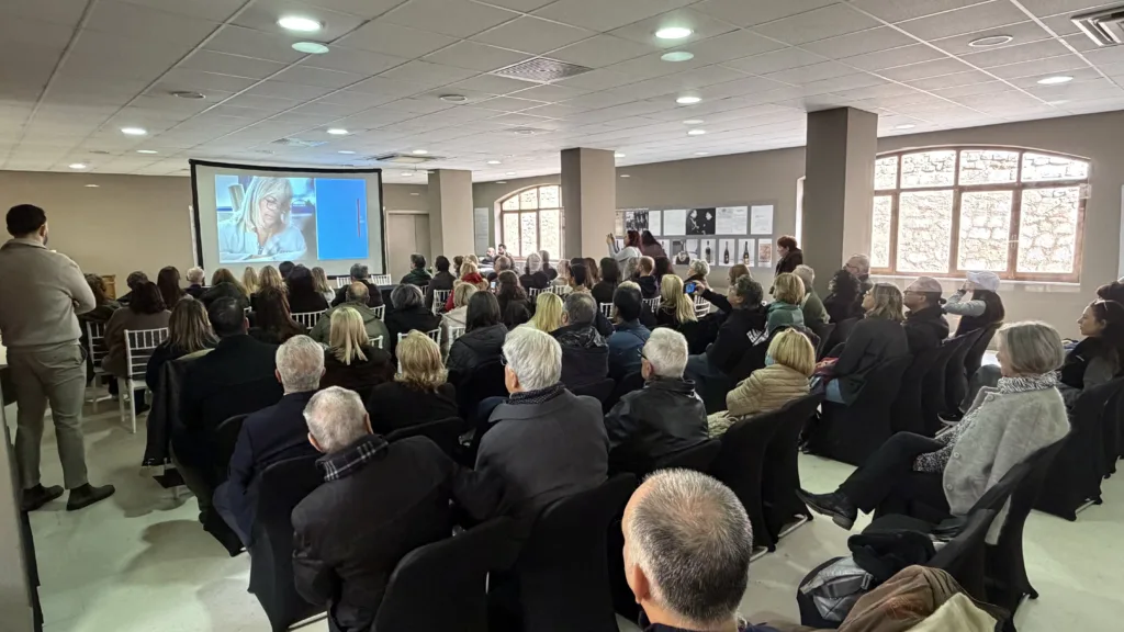 Από την κάβα του Τατοΐου στην Achaia Clauss: Οι φιάλες μάρτυρες πολύτιμης ιστορίας ΠΟΛΛΕΣ ΦΩΤΟΓΡΑΦΙΕΣ