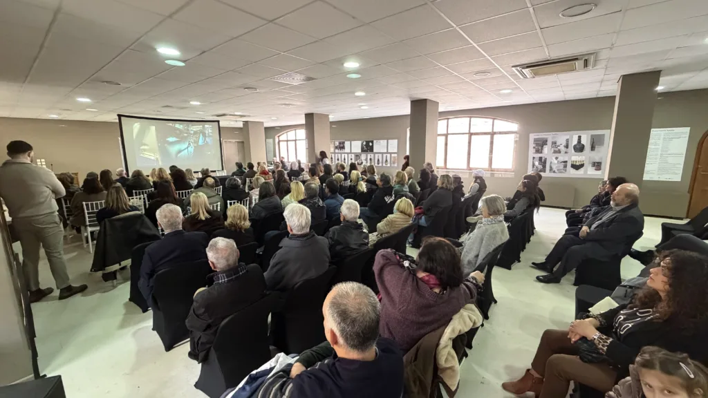 Από την κάβα του Τατοΐου στην Achaia Clauss: Οι φιάλες μάρτυρες πολύτιμης ιστορίας ΠΟΛΛΕΣ ΦΩΤΟΓΡΑΦΙΕΣ