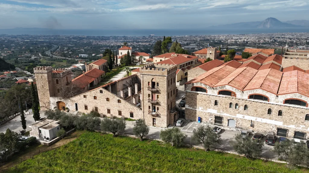 Από την κάβα του Τατοΐου στην Achaia Clauss: Οι φιάλες μάρτυρες πολύτιμης ιστορίας ΠΟΛΛΕΣ ΦΩΤΟΓΡΑΦΙΕΣ Από την κάβα του Τατοΐου στην Achaia Clauss: Οι φιάλες μάρτυρες πολύτιμης ιστορίας ΠΟΛΛΕΣ ΦΩΤΟΓΡΑΦΙΕΣ