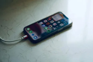 Η λειτουργία των iPhone που σταματά τους χάκερ