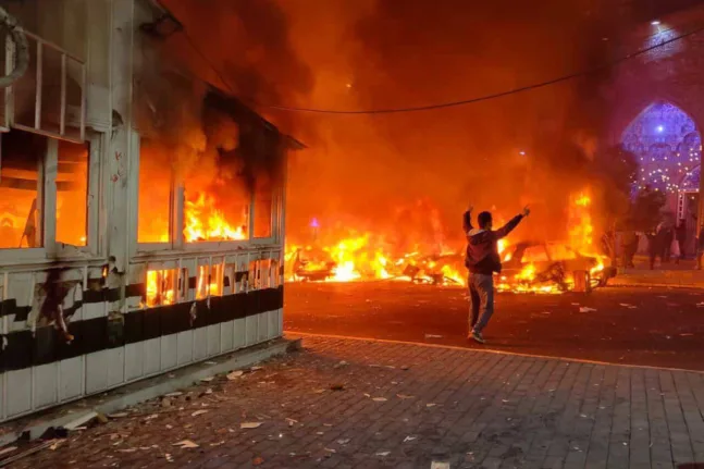 Ιράν: Επικρατεί χάος από τις αντικυβερνητικές διαδηλώσεις, στους 62 οι νεκροί, η Τεχεράνη και άλλες πόλεις στις φλόγες! ΒΙΝΤΕΟ