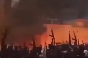 To Ιράν στις φλόγες: Ο στρατός προσπαθεί να καταστείλει τις διαδηλώσεις – Φόβοι για εκατοντάδες νεκρούς