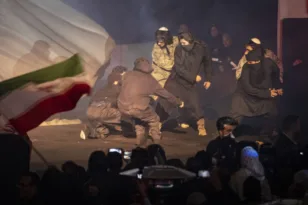 Βρετανία και Πορτογαλία καταδικάζουν τη βίαιη καταστολή διαδηλώσεων στο Ιράν