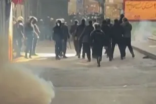 Ιράν: Οι διαδηλώσεις ανησύχησαν τον Χαμενεΐ: «Καταστρέφουν τη χώρα τους για να ευχαριστήσουν τον Τραμπ»