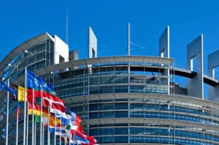 Ευρωκοινοβούλιο: Αποφασίστηκε το «πάγωμα» της εμπορικής συμφωνίας με τις ΗΠΑ μετά τις απειλές Τραμπ για τη Γροιλανδία