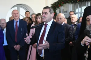 Πάτρα: Η τελετή ευχών την Πρωτοχρονιά του 2026 στο Δημαρχείο ΦΩΤΟ