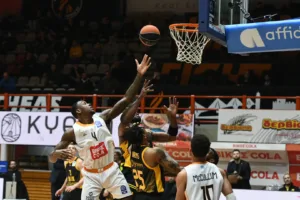 Ο Προμηθέας μπήκε με το αριστερό στο 2026, ήττα από ΑΕΚ, τώρα οι μάχες με Σαλόν - Φωτογραφίες/δηλώσεις/μικρά-μικρά