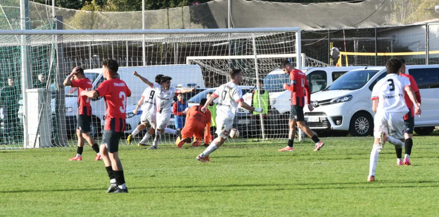 Βαριά ήττα, απογοήτευση και αποδοκιμασίες για την Παναχαϊκή