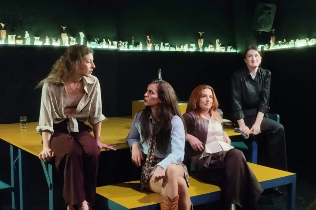 Πάτρα: Είδαμε την απολαυστική παράσταση «Και τα αγάλματα πεθαίνουν αν δεν τα κοιτά κανείς» 