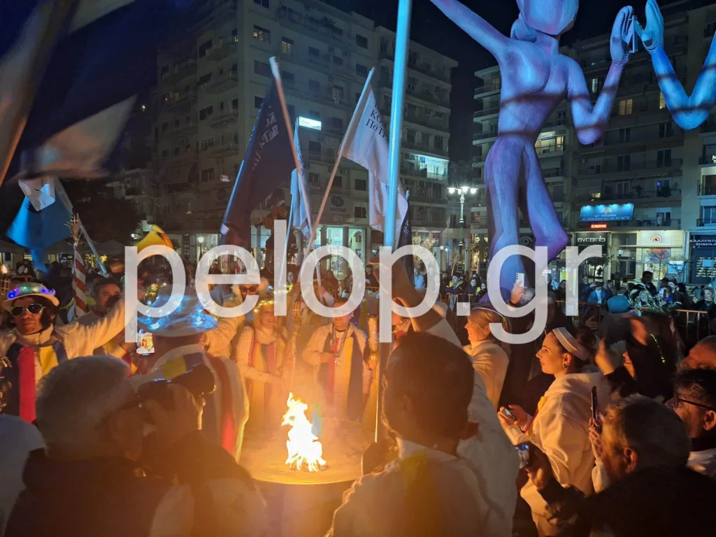 Πριν ακουστεί το επίσημο σύνθημα: Ακαδημία και Κομιτάτο άναψαν τη φλόγα στην Πλατεία Γεωργίου ΦΩΤΟ - ΒΙΝΤΕΟ