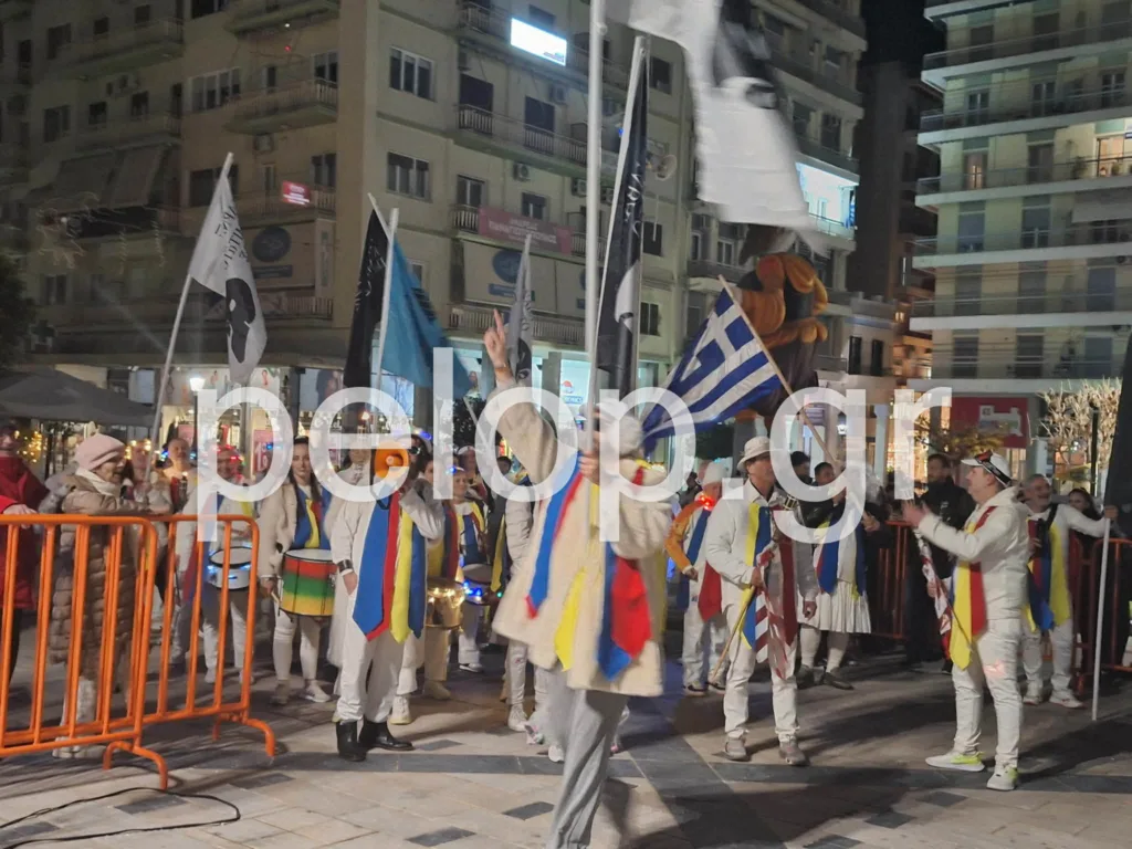 Πριν ακουστεί το επίσημο σύνθημα: Ακαδημία και Κομιτάτο άναψαν τη φλόγα στην Πλατεία Γεωργίου ΦΩΤΟ - ΒΙΝΤΕΟ