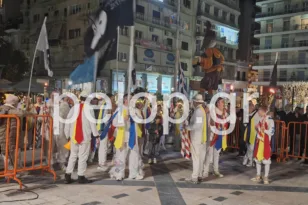 Πριν ακουστεί το επίσημο σύνθημα: Ακαδημία και Κομιτάτο άναψαν τη φλόγα στην Πλατεία Γεωργίου ΦΩΤΟ – ΒΙΝΤΕΟ