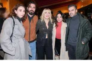 Σμαράγδα Καρύδη: Δημόσια εμφάνιση στο θέατρο μετά τον χωρισμό από τον Θοδωρή Αθερίδη ΦΩΤΟ