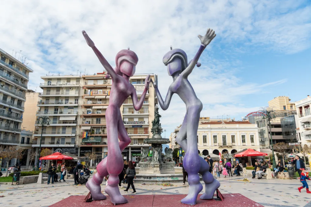 Πατρινό Καρναβάλι 2026: Παραδόθηκε το Λάβαρο – Η πόλη μπήκε επίσημα σε καρναβαλικούς ρυθμούς