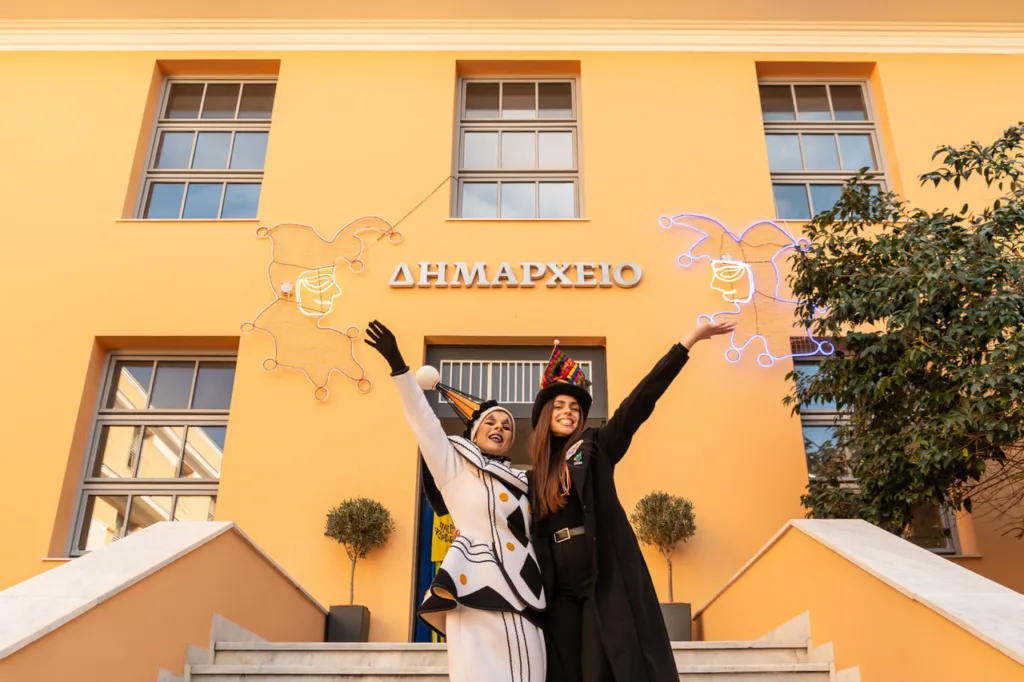 Πατρινό Καρναβάλι 2026: Παραδόθηκε το Λάβαρο – Η πόλη μπήκε επίσημα σε καρναβαλικούς ρυθμούς