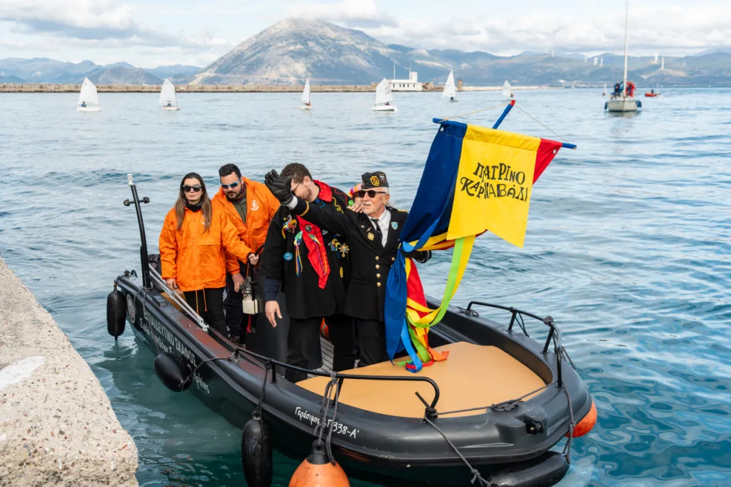 Πατρινό Καρναβάλι 2026: Παραδόθηκε το Λάβαρο – Η πόλη μπήκε επίσημα σε καρναβαλικούς ρυθμούς