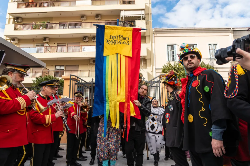 Πατρινό Καρναβάλι 2026: Παραδόθηκε το Λάβαρο – Η πόλη μπήκε επίσημα σε καρναβαλικούς ρυθμούς
