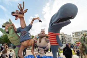 Πατρινό Καρναβάλι 2026: Πλημμύρισε από κόσμο η Πλατεία Ντε Μιράντα για τη 2η Καρναβαλούπολη ΦΩΤΟ