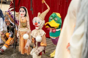 Πατρινό Καρναβάλι 2026: Πλημμύρισε από κόσμο η Πλατεία Ντε Μιράντα για τη 2η Καρναβαλούπολη ΦΩΤΟ