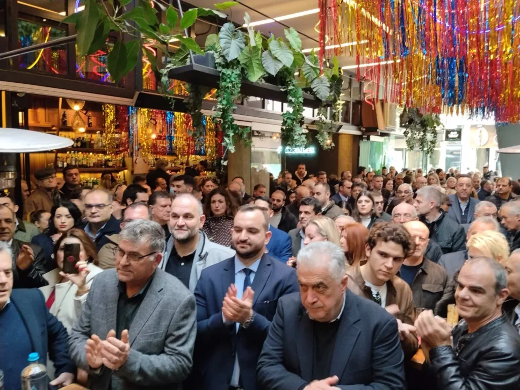 Ο Ανδρέας Κατσανιώτης έκοψε την Πρωτοχρονιάτικη πίτα του: Θετικός απολογισμός έντεκα ετών