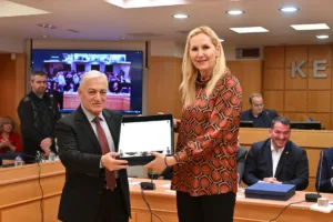 ΚΕΔΕ: Πρώτη συνεδρίαση για το 2026 με επίκεντρο τη χρηματοδότηση των Δήμων και τον αθλητισμό ΦΩΤΟ ΚΕΔΕ: Πρώτη συνεδρίαση για το 2026 με επίκεντρο τη χρηματοδότηση των Δήμων και τον αθλητισμό ΦΩΤΟ