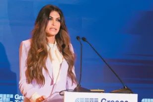 Κίμπερλι Γκίλφοϊλ: Σταθερός σύμμαχος του ΝΑΤΟ η Ελλάδα – Συνεπής στους στόχους για τις αμυντικές δαπάνες