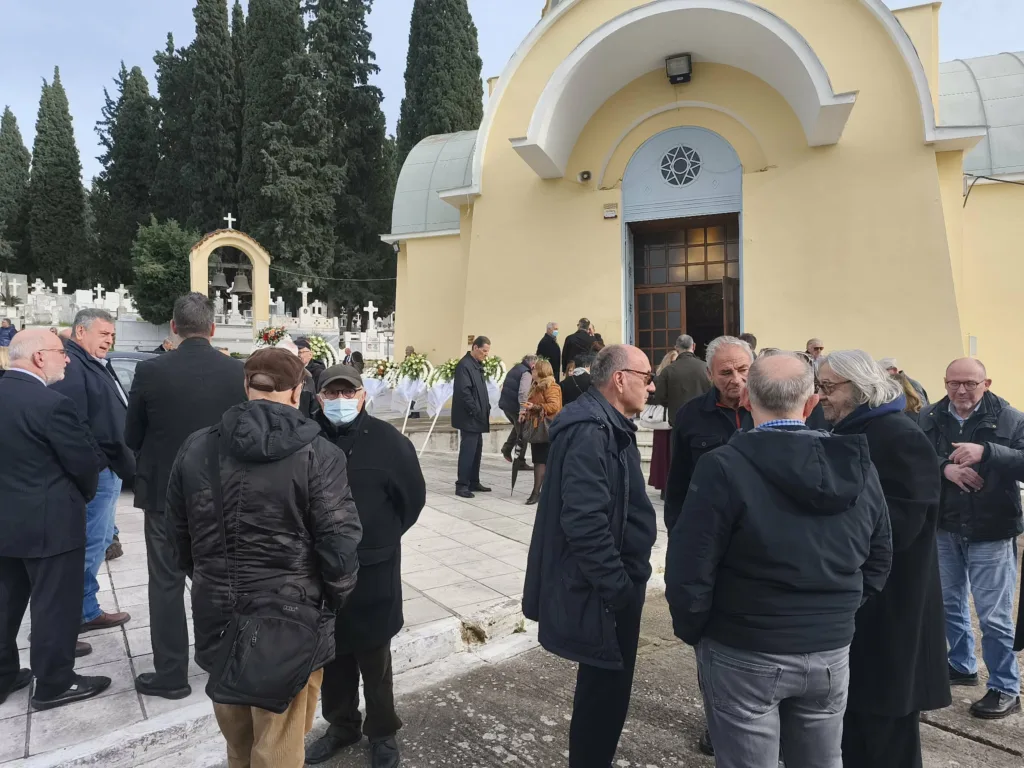 Η οικογένεια του πόλο αποχαιρέτησε τον Πέτρο Καθρέπτα, ΦΩΤΟ Η οικογένεια του πόλο αποχαιρέτησε τον Πέτρο Καθρέπτα, ΦΩΤΟ