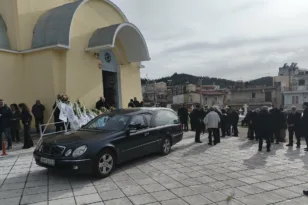 Η οικογένεια του πόλο αποχαιρέτησε τον Πέτρο Καθρέπτα