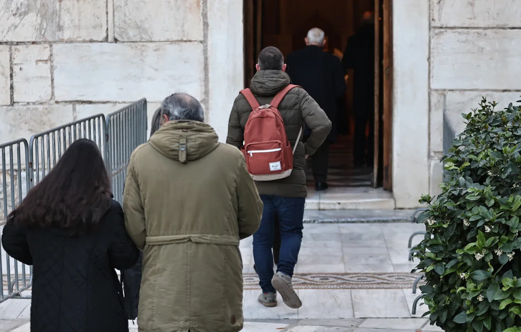 Πριγκίπισσα Ειρήνη: Σήμερα η εξόδιος ακολουθία στη Μητρόπολη Αθηνών, ξεκίνησε το λαϊκό προσκήνυμα ΦΩΤΟ-ΒΙΝΤΕΟ