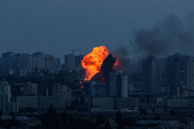 Κίεβο: Διακοπές σε ρεύμα και νερό μετά από νυχτερινή ρωσική επίθεση